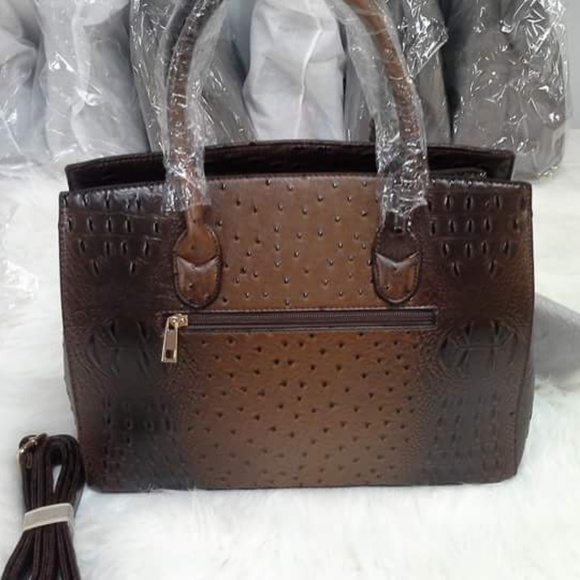 🆕Coffee Padlock Accent Ostrich Embossed Large Tot - Picture 5 of 6